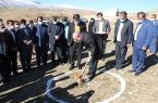 با حضور نماینده ایلام در مجلس؛ خط انتقال شهرک اسلامیه شهرستان سیروان کلنگ زنی شد