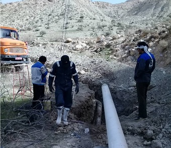 ۱۰۰ متر خط انتقال فرسوده آب در شهر پهله زرین آباد تعویض شد