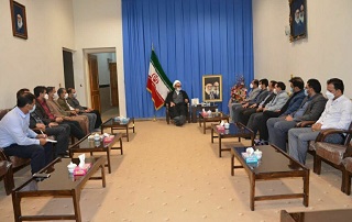 امام جمعه ایلام: حمایت هم جانبه از کارخانه سیمان برای تداوم فعالیت ضروری است