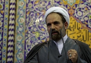 امام جمعه موقت ایلام: استفاده از نظرات نخبگان و خردجمعی عامل موفقیت دولت‌ است