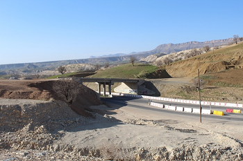 بهادری: ۴۶ پروژه راهسازی به طول ۲۷۱ کیلومتر در ایلام در حال اجرا است