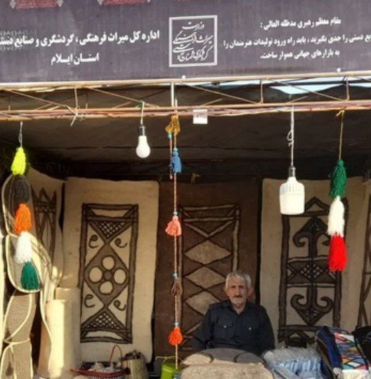 نمایشگاه صنایعدستی ایلام در مسیر بازگشت زائران برپا شد