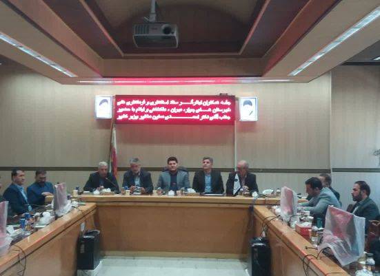 مسئولان خدمتگذار مردم و خانواده های شهدا باشند