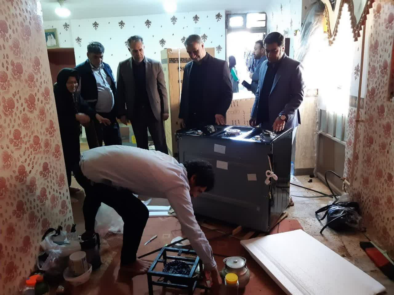 لوازم خانگی بین سیل‌زدگان شهرک سرطاف ایلام توزیع شد