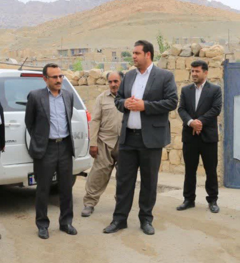 اجرای عملیات آسفالت معابر روستای پلکانه شهرستان چرداول