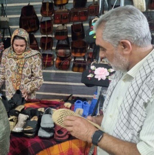 برپایی نمایشگاه صنایع‌دستی ویژه اربعین در پایانه شهید رئیسی (برکت) مهران