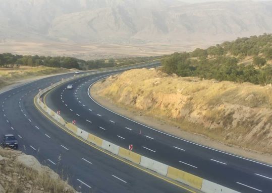 خط‌کشی ۳۵۰۰ کیلومتر از راه‌های استان ایلام در نیمه نخست سال جاری