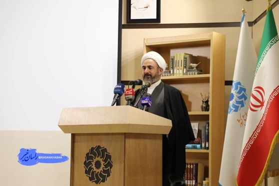 کتابخانهها بهترین مکان برای مقابله با جنگ نرم دشمنان هستند