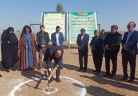 کلنگ زمین چمن مصنوعی روستای استقلال دشت عباس به زمین زده شد کلنگ زمین چمن مصنوعی روستای استقلال دشت عباس به زمین زده شد