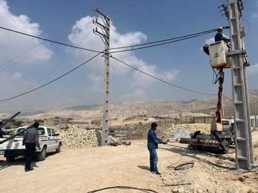 احداث ۲۵۰۰ متر شبکه برای تامین برق روستای جدید پلکان دهلران