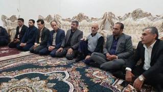 خدمت‌رسانی به خانواده‌های شهدا با تعهد انجام شود