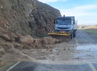 ۱۲۹۲مقطع ریزشبرداری در محورهای مواصلاتی ایلام انجام شد