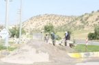 آغاز عملیات نصب مجسمه کوهنورد در میدان کوهنورد شهر ایلام