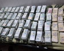 توقیف بیش از ۵۰ میلیارد ریال اسکناس قاچاق در پست کنترل پایانه مرزی مهران