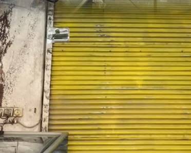 دو فروشگاه متخلف در میدان ورودی شهر ایلام پلمب شدند