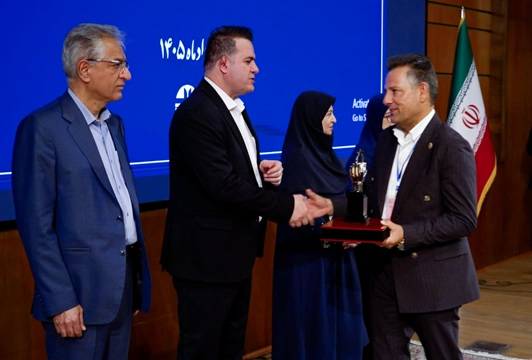شرکت گاز استان ایلام تندیس سیمین واحد خدماتی سبز کشور را دریافت کرد