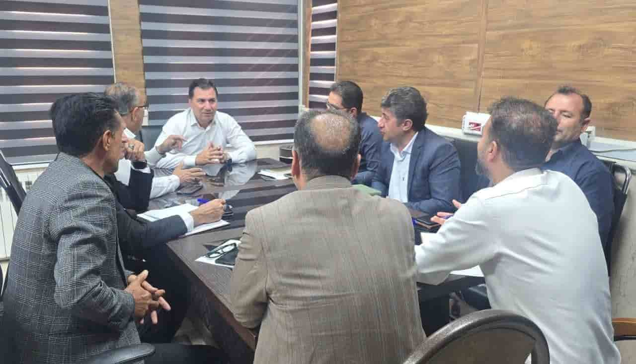 بررسی چالش‌های آب شرب و زیرساخت‌های روستایی در نشست کارگروه رفع موانع هلیلان