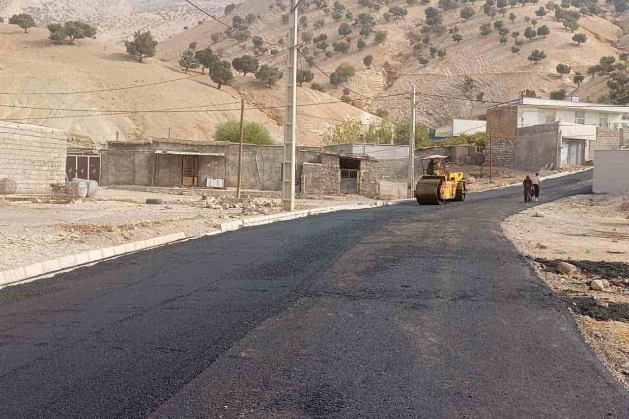 آسفالت ۴ هزار مترمربع از معابر روستای «چشمه‌پهن» ملکشاهی