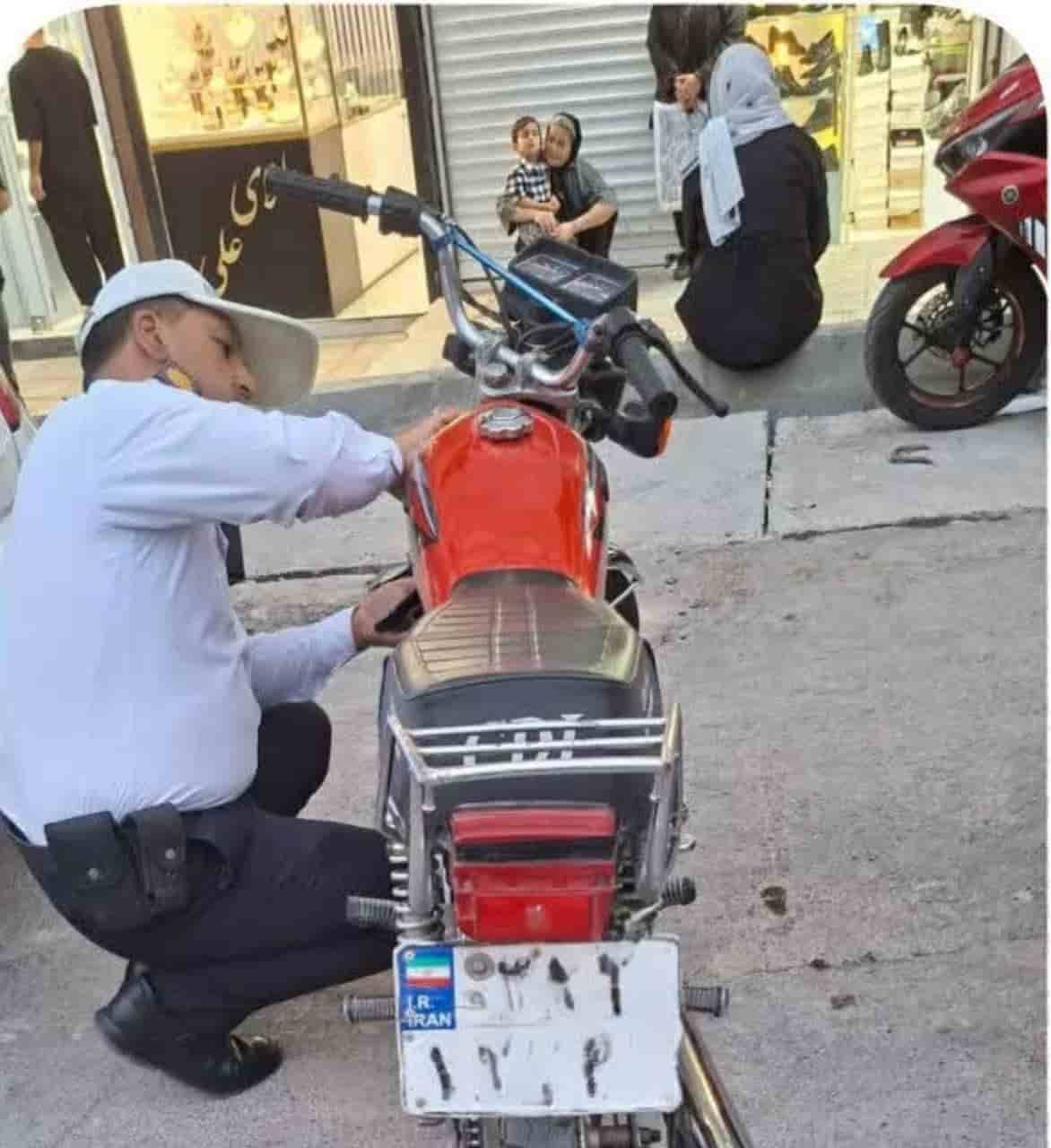 کشف موتورسیکلت سرقتی در شهر ایلام