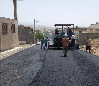 آغاز آسفالت جاده چشمه چاهی- سفیدخانی سیروان