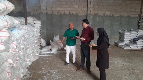 نظارت و بازدید مستمر کارشناسان پایش مواد کودی از انبارهای کود ایلام