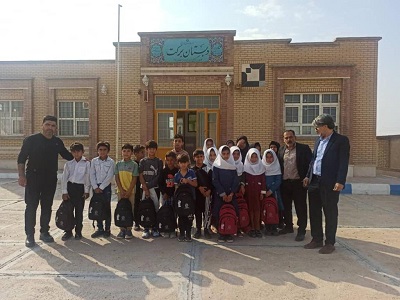 ۴٠٠ بسته نوشت افزار بین دانش آموزان مناطق محروم ایلام توزیع شد
