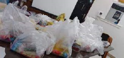 ستاداجرایی فرمان حضرت امام (ره) مهمان سفره شب یلدای نیازمندان ایلامی