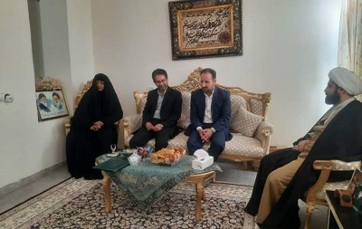 دیدار مدیرکل بنیاد شهید و امور ایثارگران ایلام با خانواده شهید یوسفی