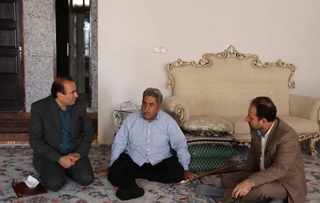 دیدار و تکریم ایثارگران از مهم‌ترین وظایف مسئولین نظام است