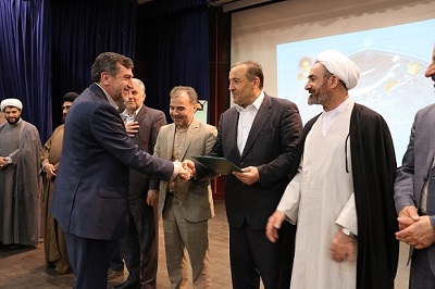 عملکرد دانشگاه ایلام در زمینه ترویج و توسعه فرهنگ نورانی نماز تقدیر شد