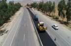 روکش آسفالت راه های مهران در حال اجرا است