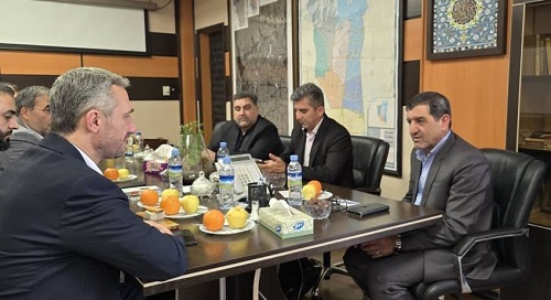 تامین قیر مورد نیاز شهر مهران از سوی سازمان شهرداری ها و دهیاری‌ها