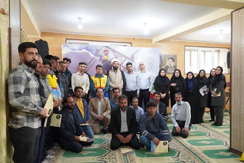 کارگران نمونه صنعت برق ایلام در روز کارگر تجلیل شدند