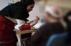 تقسیم مهربانی با اجرای طرح «یلدانه» توسط داوطلبان جمعیت هلال احمر در استان ایلام