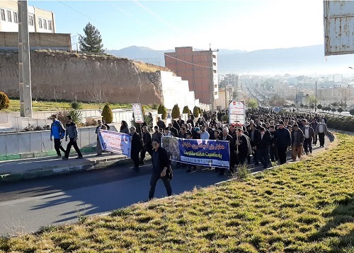 برگزاری همایش پیادهروی خانوادگی به مناسبت هفته مقاومت در ایلام