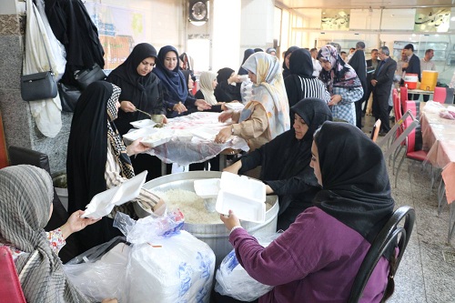 توزیع ۲۵۰۰ بسته معیشتی بین نیازمندان ایلام در عید غدیر