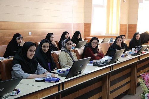 حمایت کمیته امداد ایلام از تعداد ۱۵۰ نخبه علمی و تحصیلی